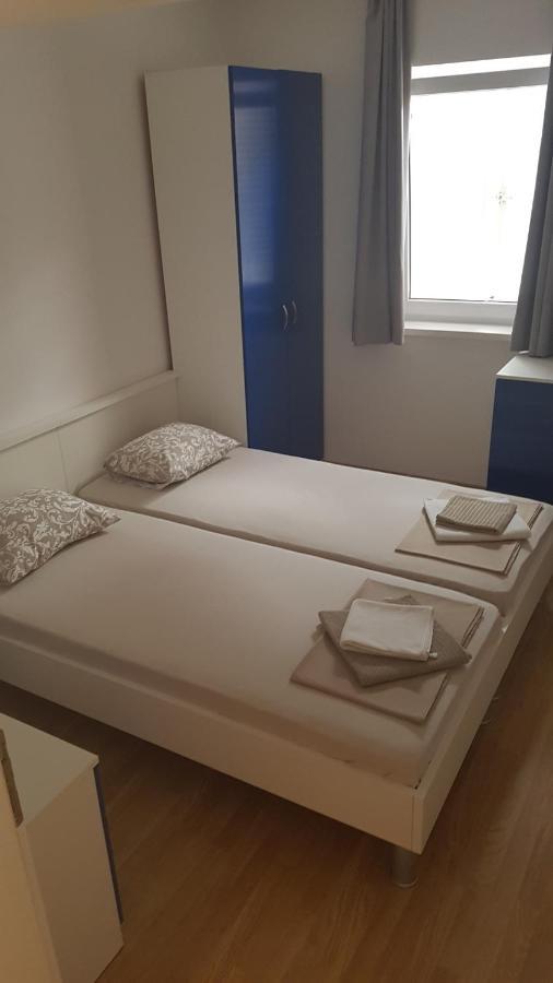 Apartman Olja Novaglia Esterno foto